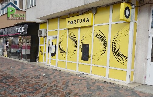 1 Decembrie 1918, spatiu comercial  stradal, parter, 80 mp, deschidere 9 ml