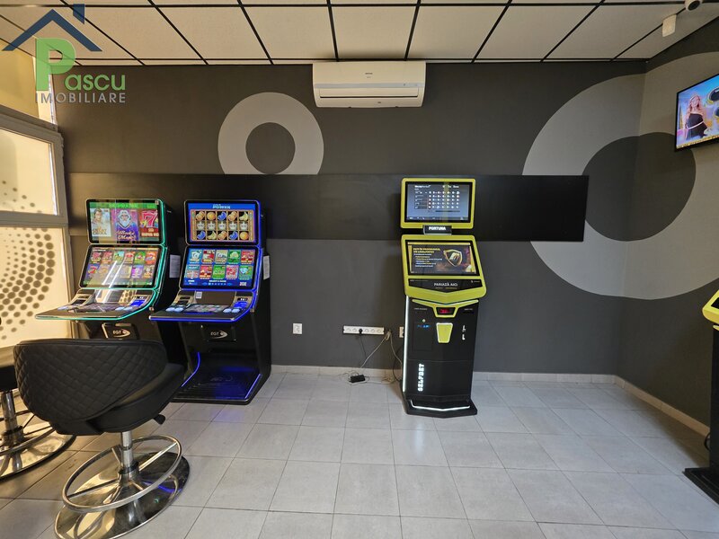 1 Decembrie 1918, spatiu comercial  stradal, parter, 80 mp, deschidere 9 ml