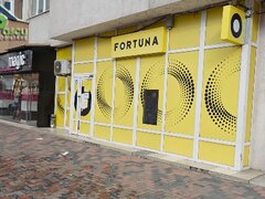 1 Decembrie 1918, spatiu comercial  stradal, parter, 80 mp, deschidere 9 ml